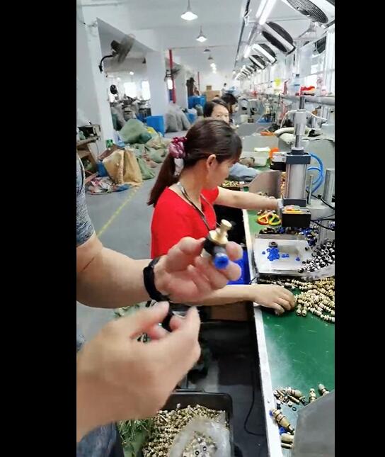 Shinyee pneumatic fittings production.jpg